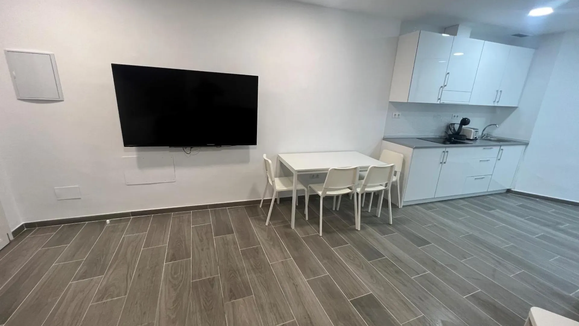 Kontakt z Apartamentos Beachydays Metropolis D